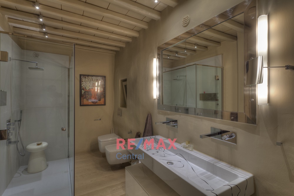 Remax Central
