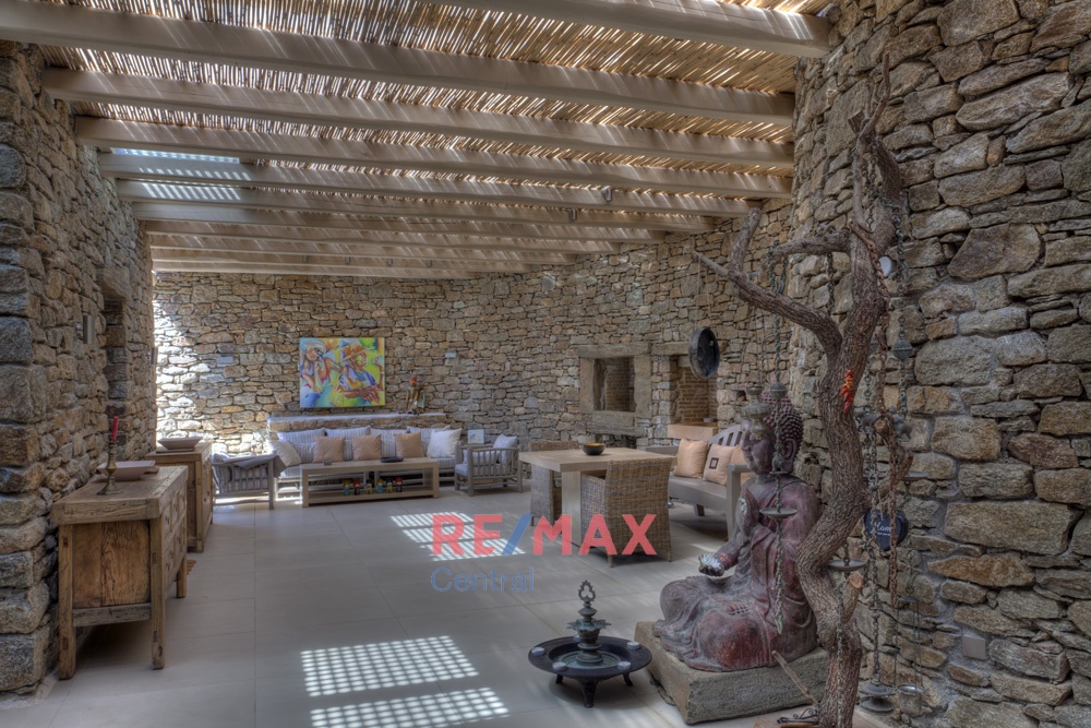 Remax Central