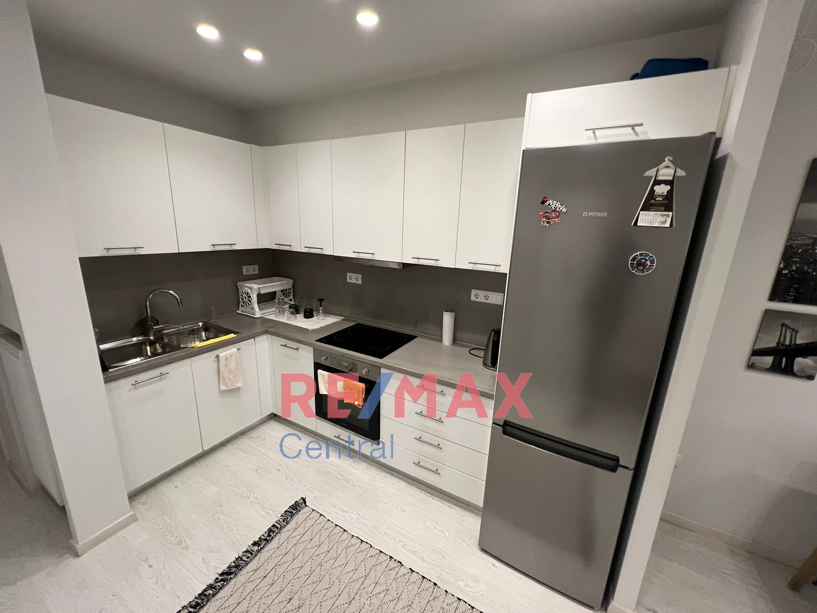 Remax Central
