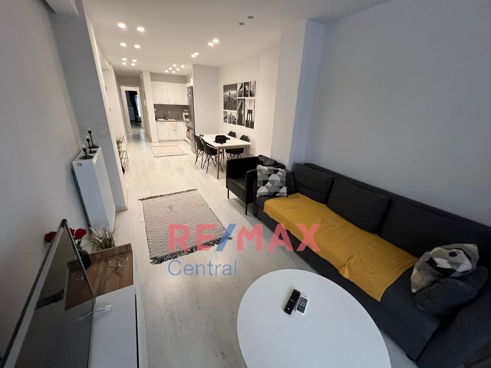 Remax Central