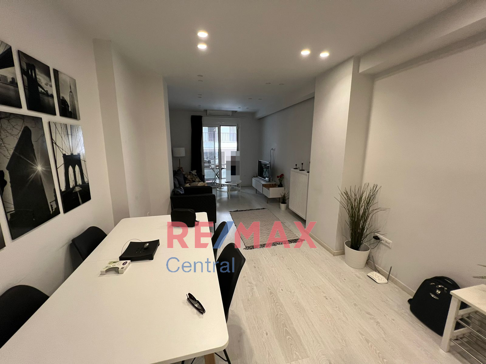 Remax Central