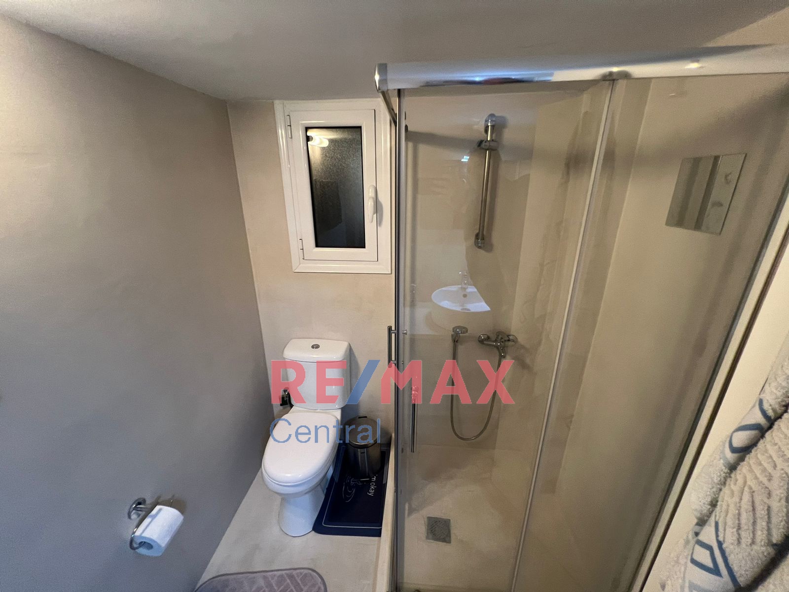 Remax Central