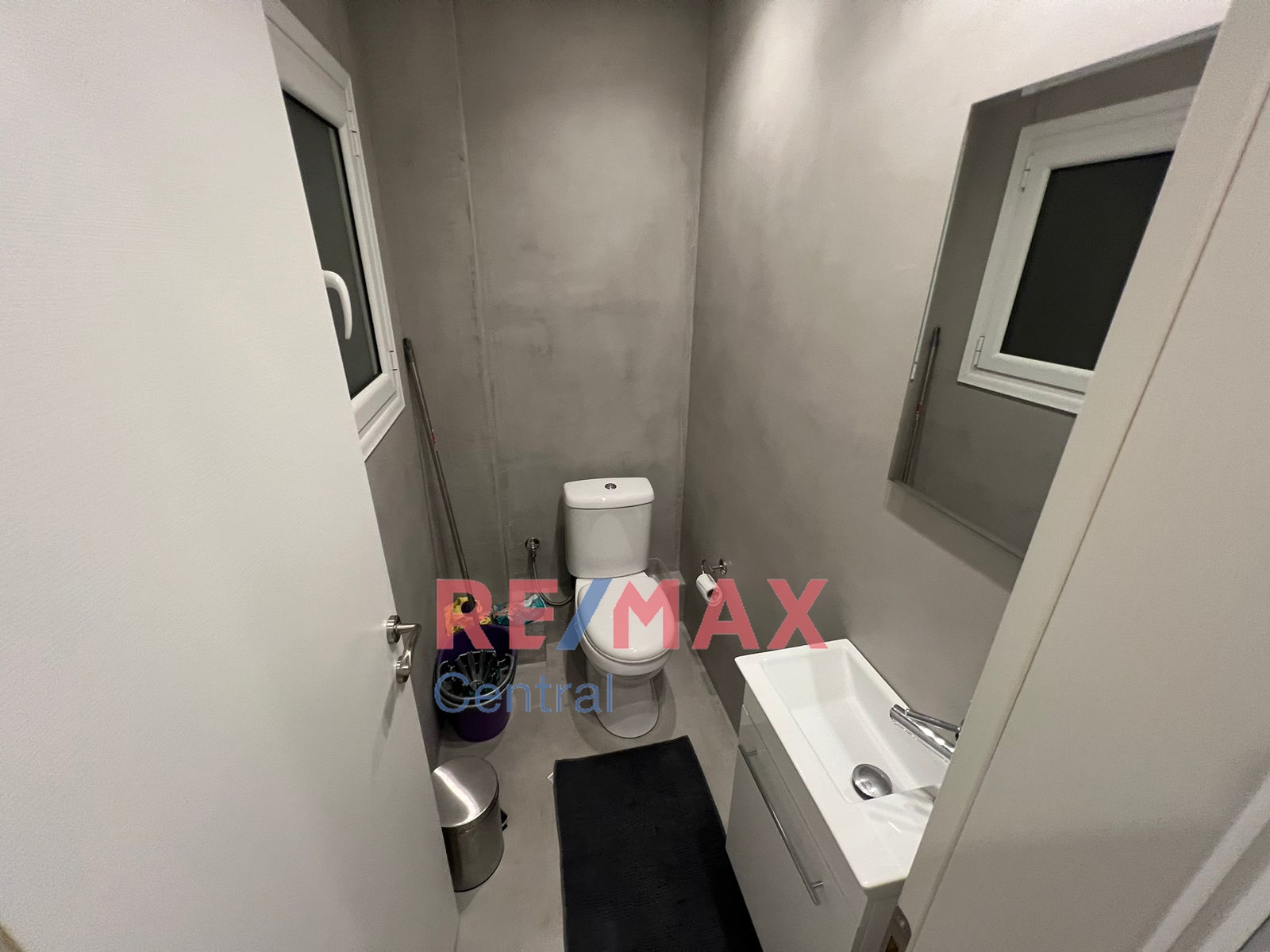 Remax Central