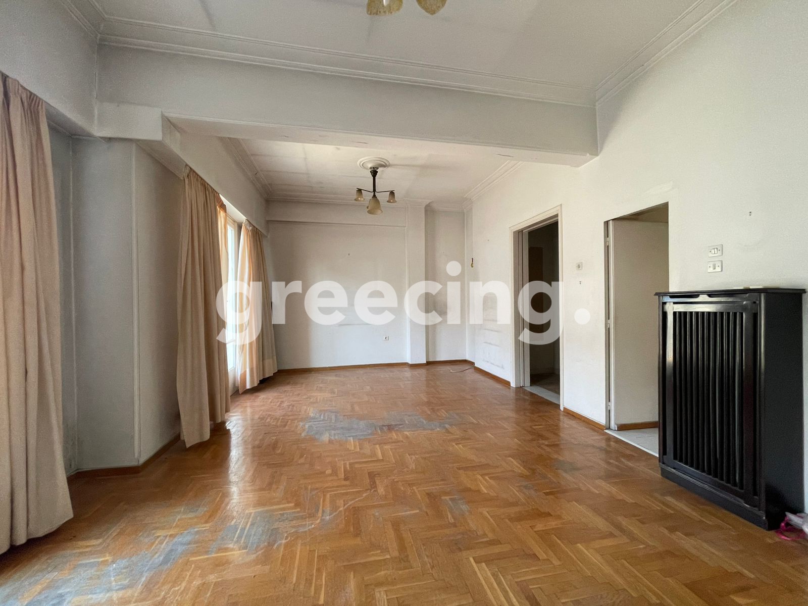 Greecing Real Estate