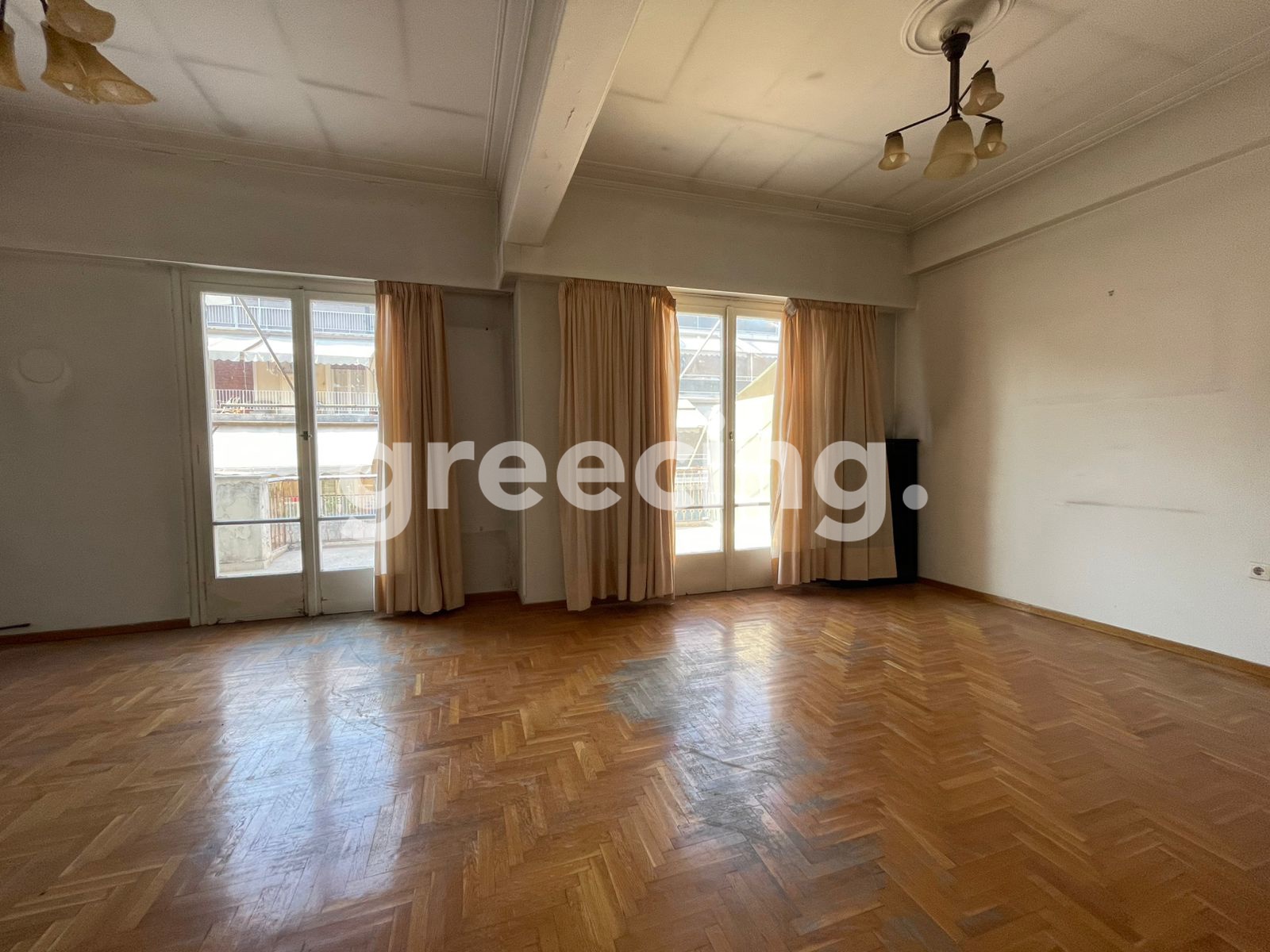 Greecing Real Estate