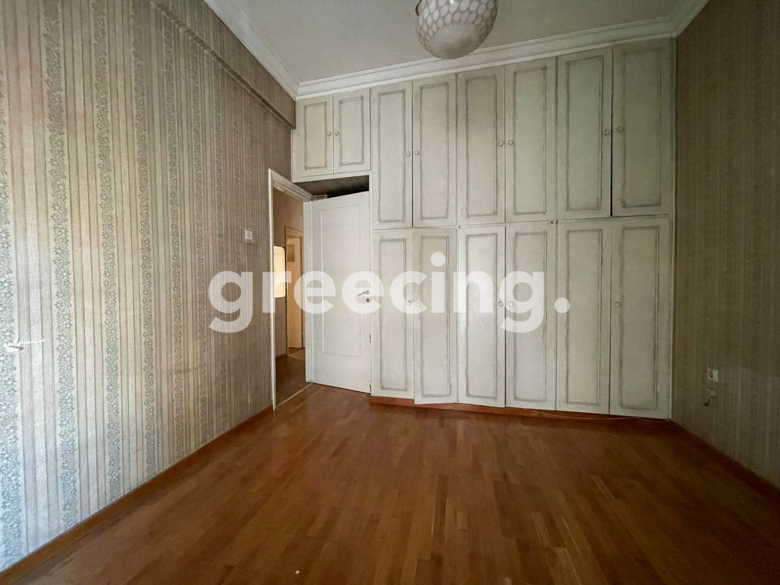 Greecing Real Estate