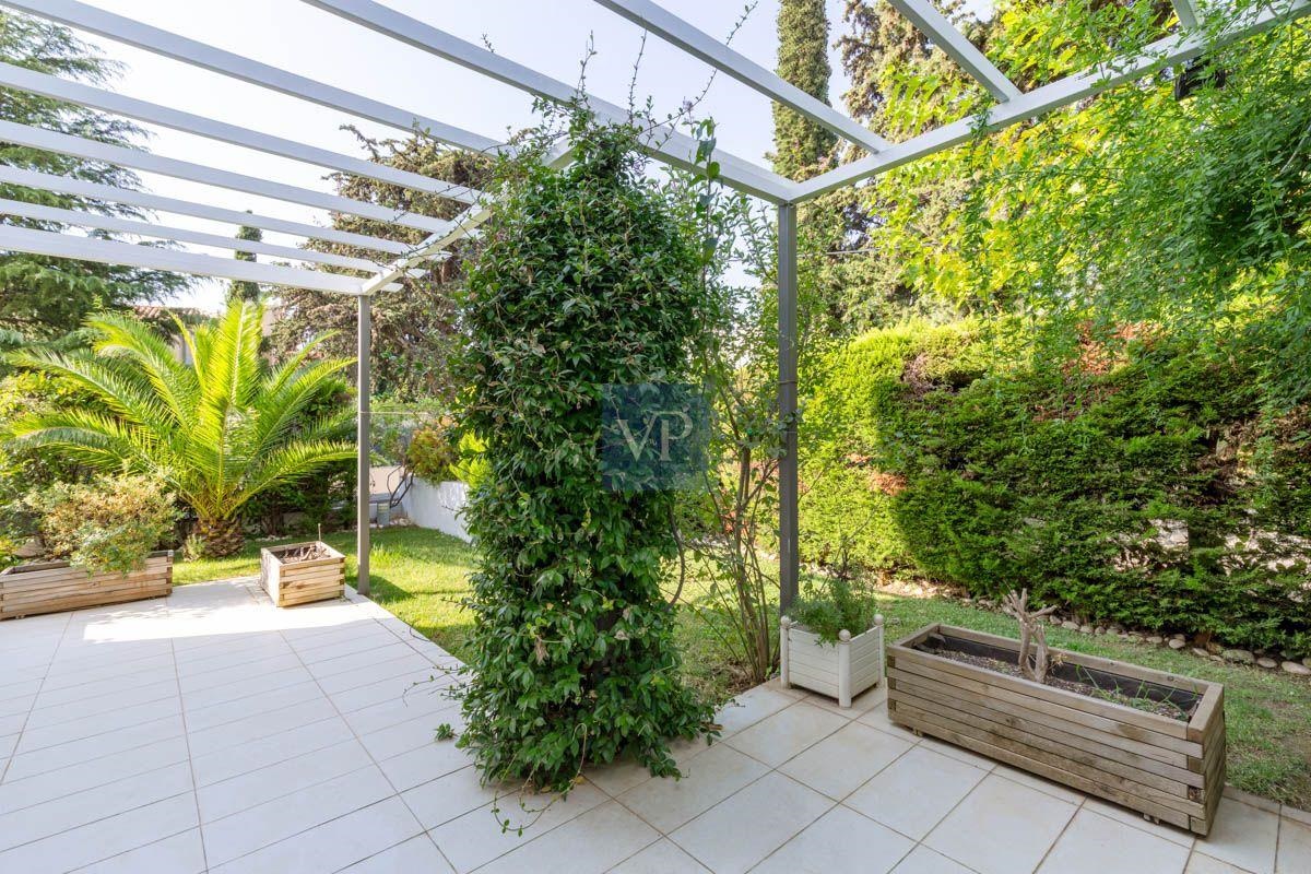 Suburbian Lux Elegant Maisonette for rent, Kifissia, 250 sq.m., €3.200