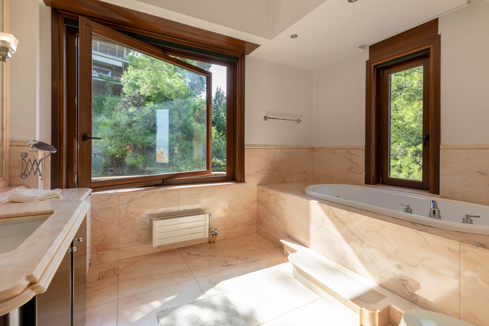 b21bd58c3f594feb8ab287b94ef1f6d4