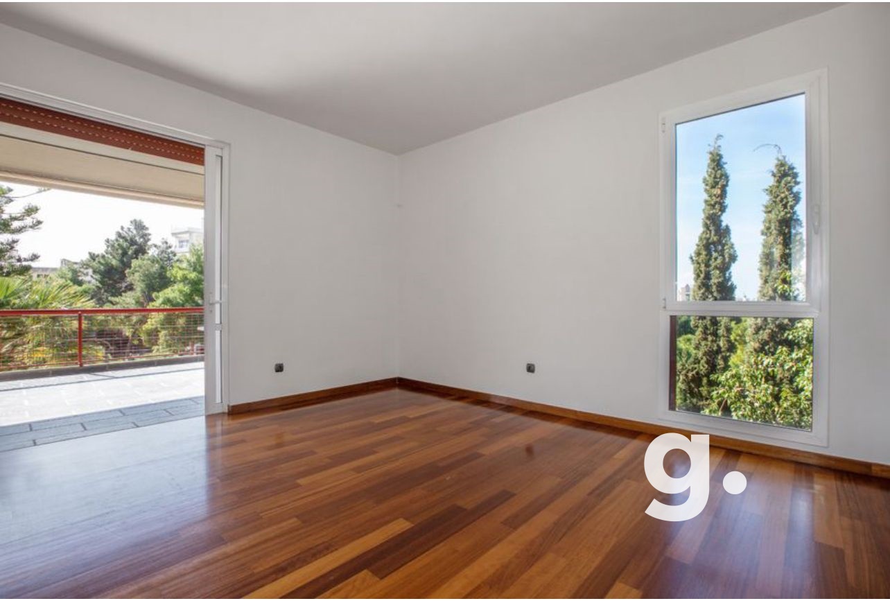 Greecing Real Estate