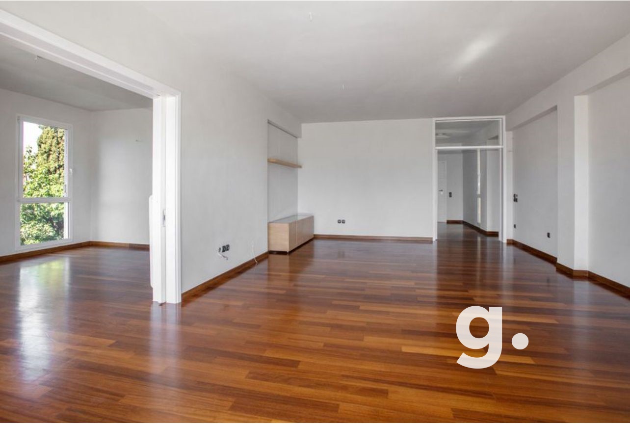 Greecing Real Estate