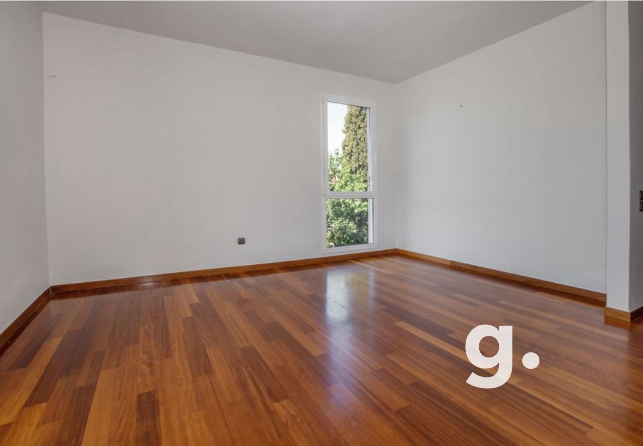 Greecing Real Estate