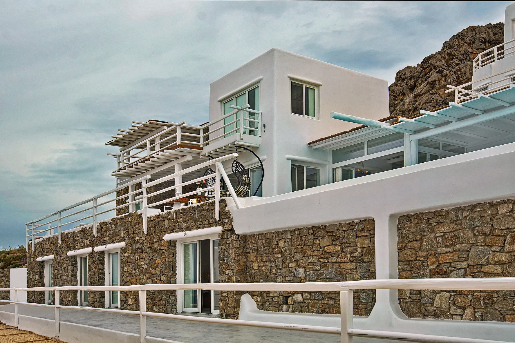 von_poll_real_estate_property_776929_image_2