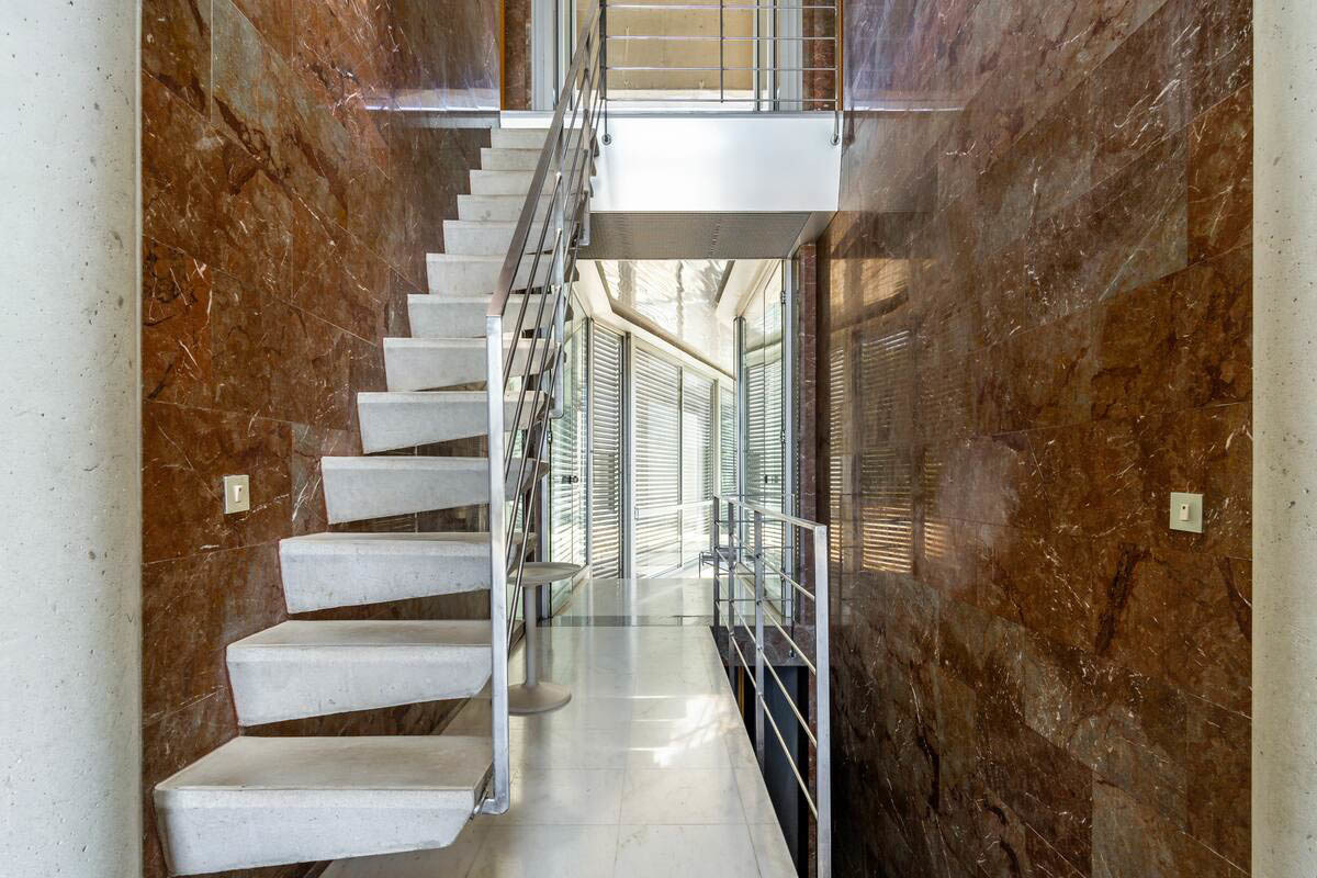 von_poll_real_estate_property_835914_image_7