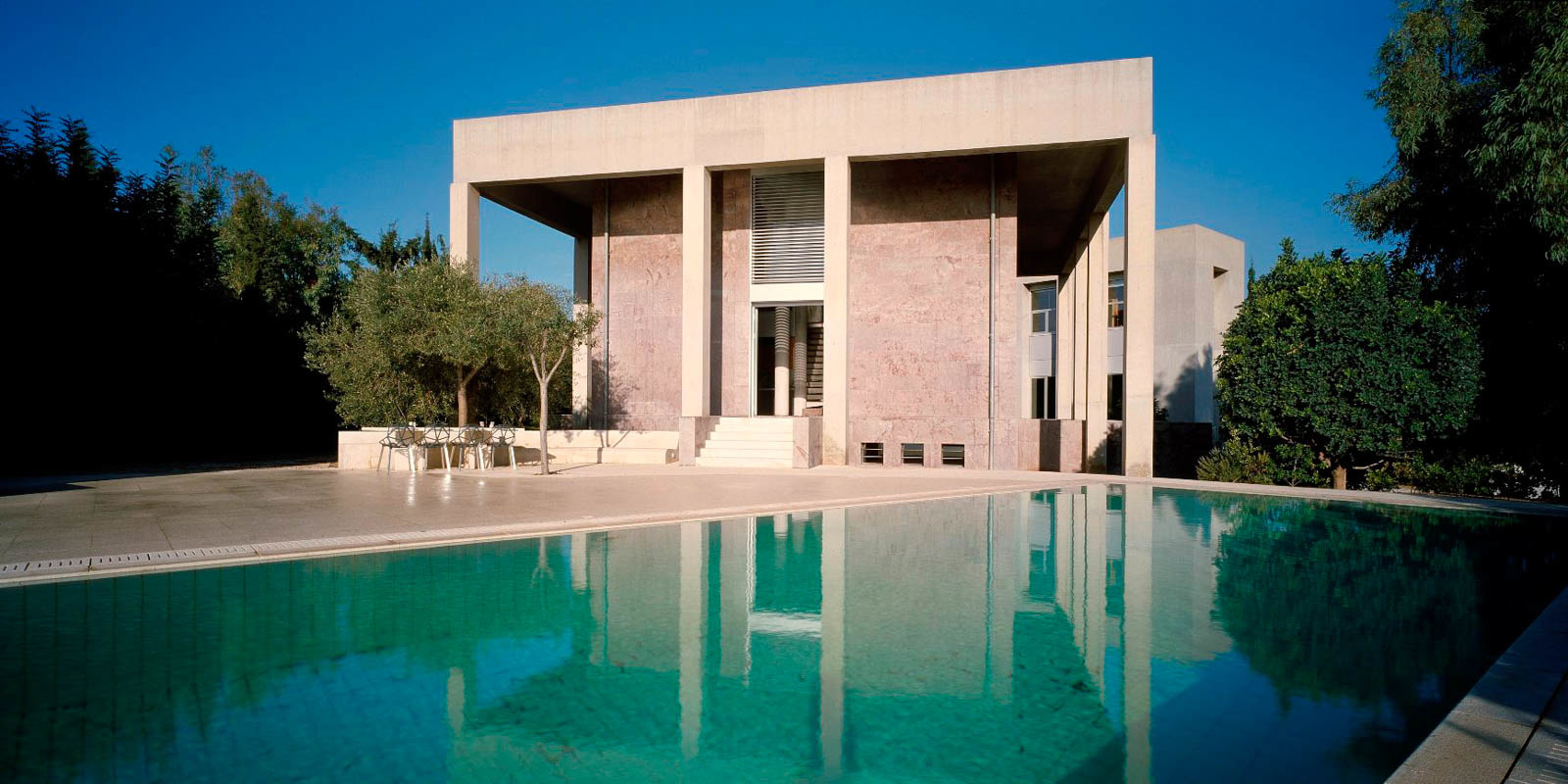 von_poll_real_estate_property_835914_image_0