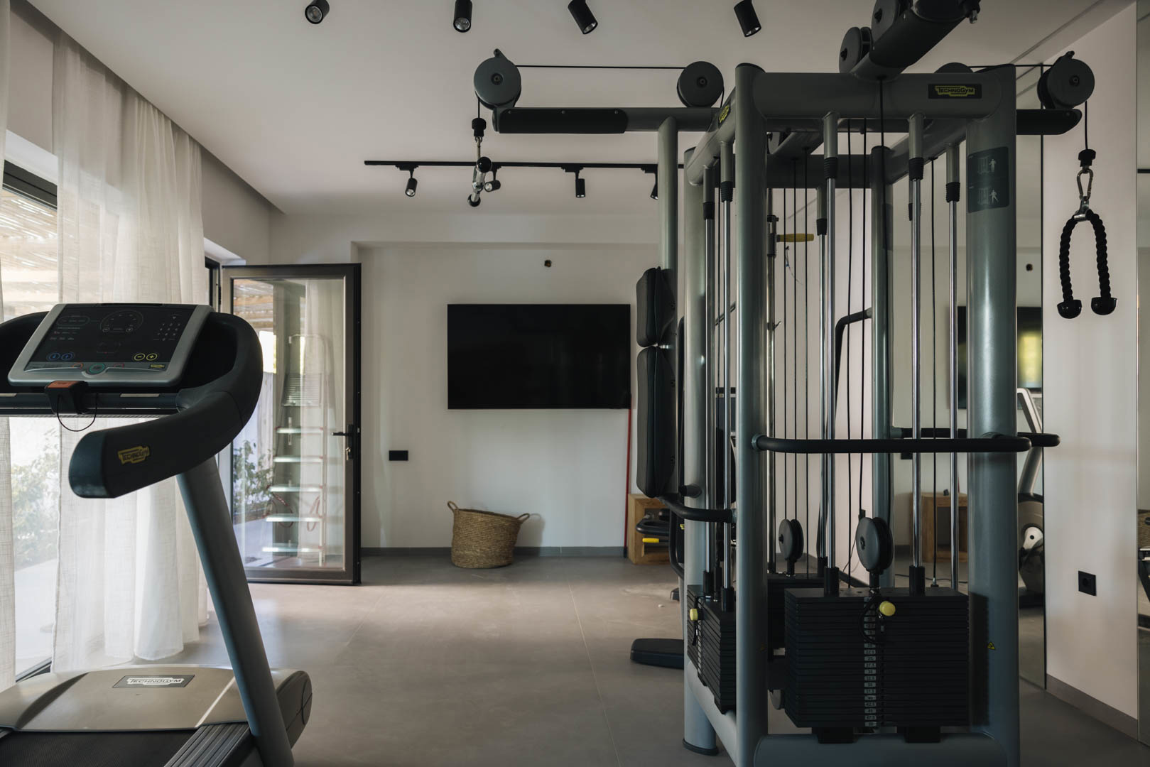 25fb13c759d242d8bda8a51b584c5cbb