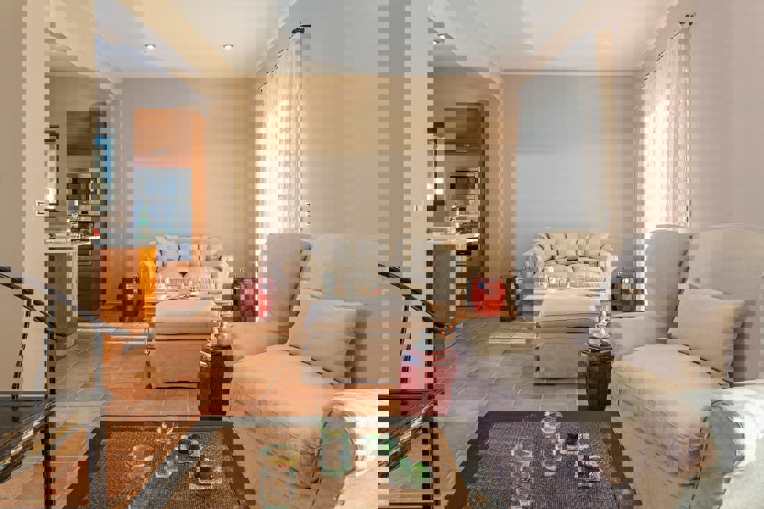8056e472d40145d7af0b1d31f0138fdc
