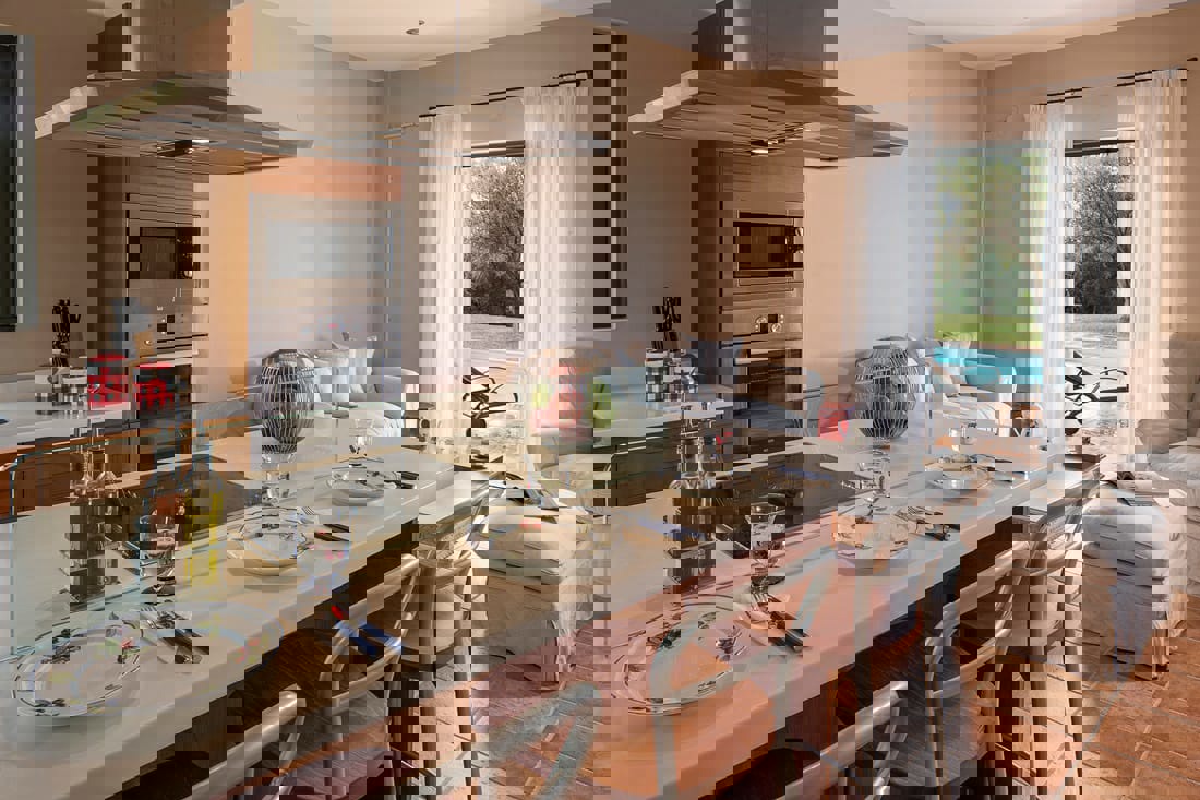 c275a7ea39804e8c9dbc589ccecef184