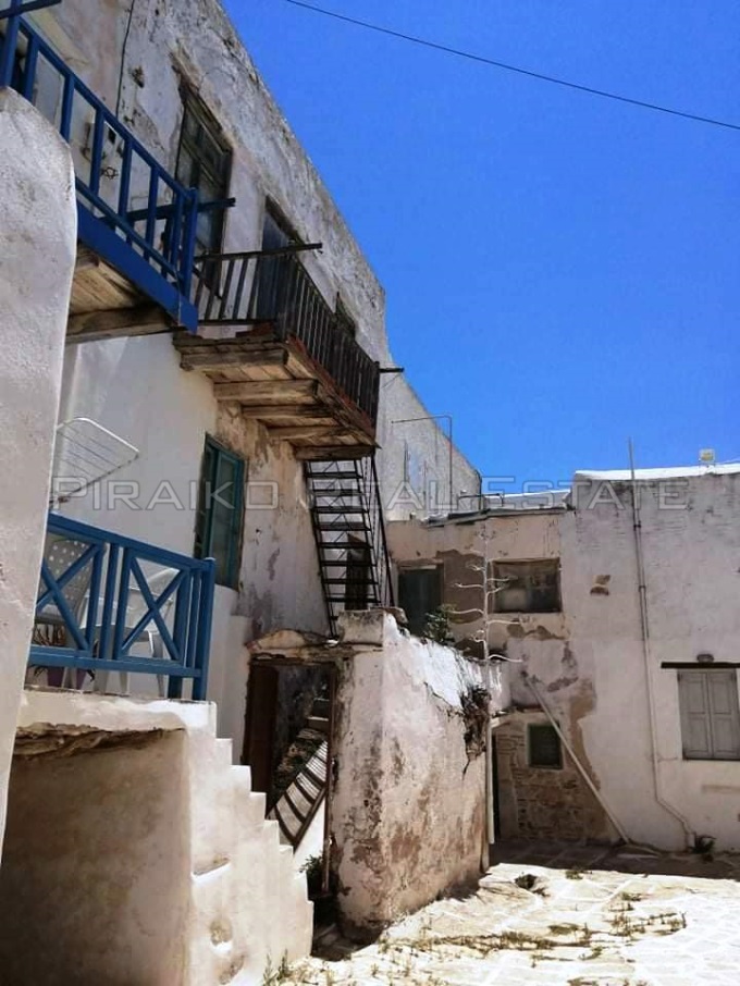 Piraiko Real Estate