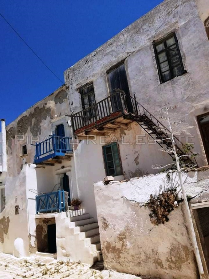 Piraiko Real Estate