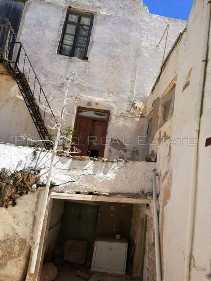 Piraiko Real Estate