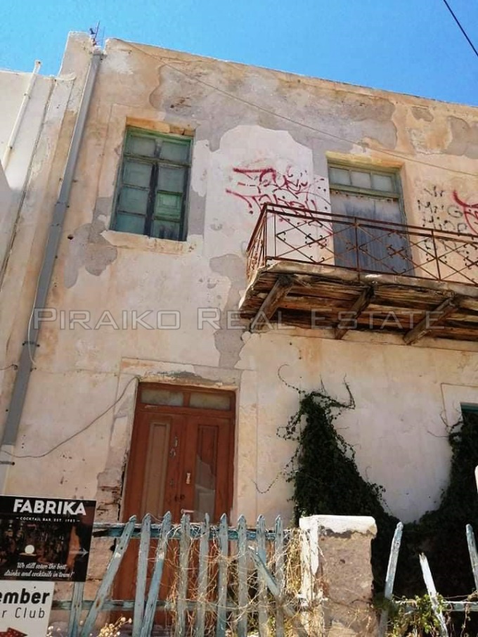 Piraiko Real Estate