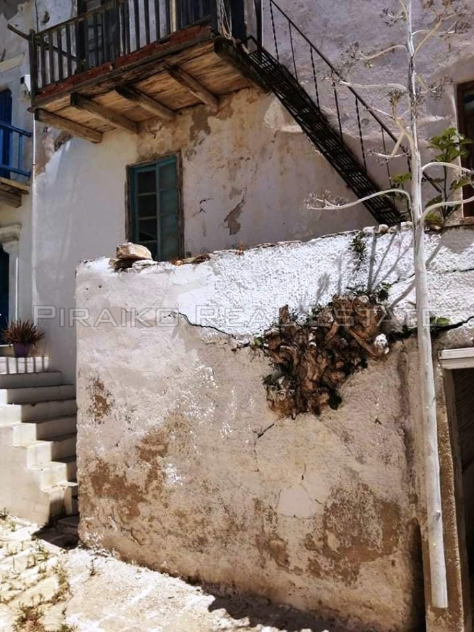 Piraiko Real Estate