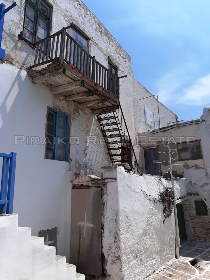 Piraiko Real Estate