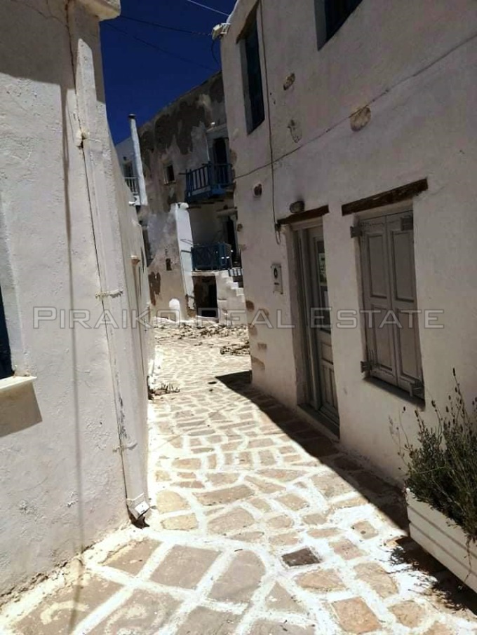 Piraiko Real Estate